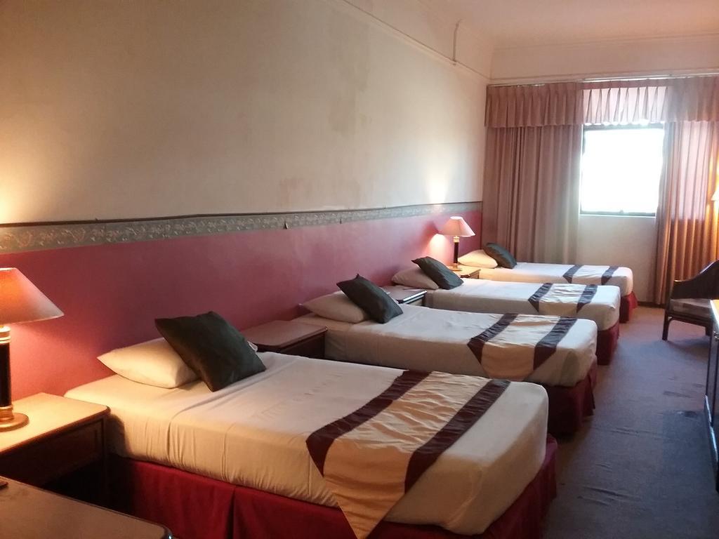 Timotel Mersing Exteriör bild